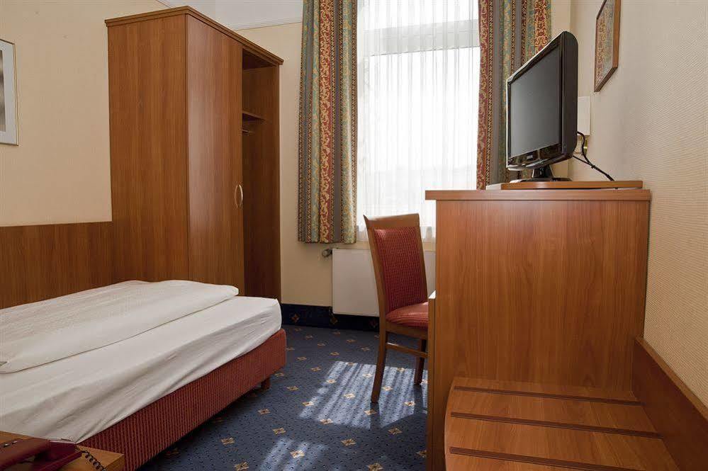 Doria Hotel Дюселдорф Екстериор снимка