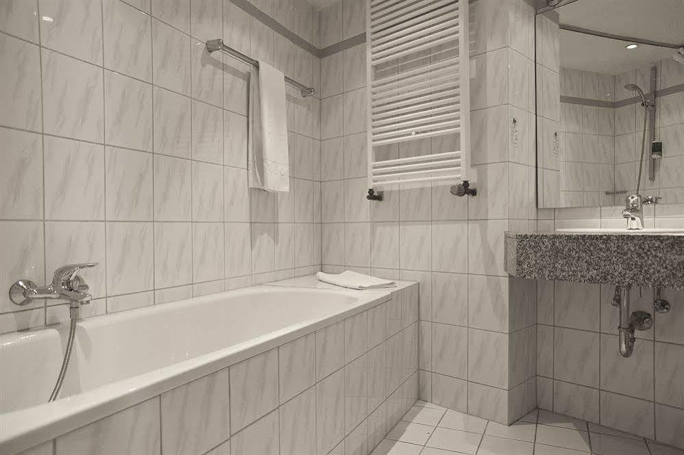 Doria Hotel Дюселдорф Екстериор снимка